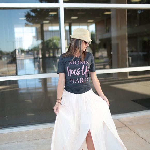 Moms Hustle Hard V-Neck T-Shirt - Picture 2 of 5